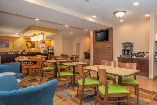 Baymont by Wyndham Tulsa - image 2