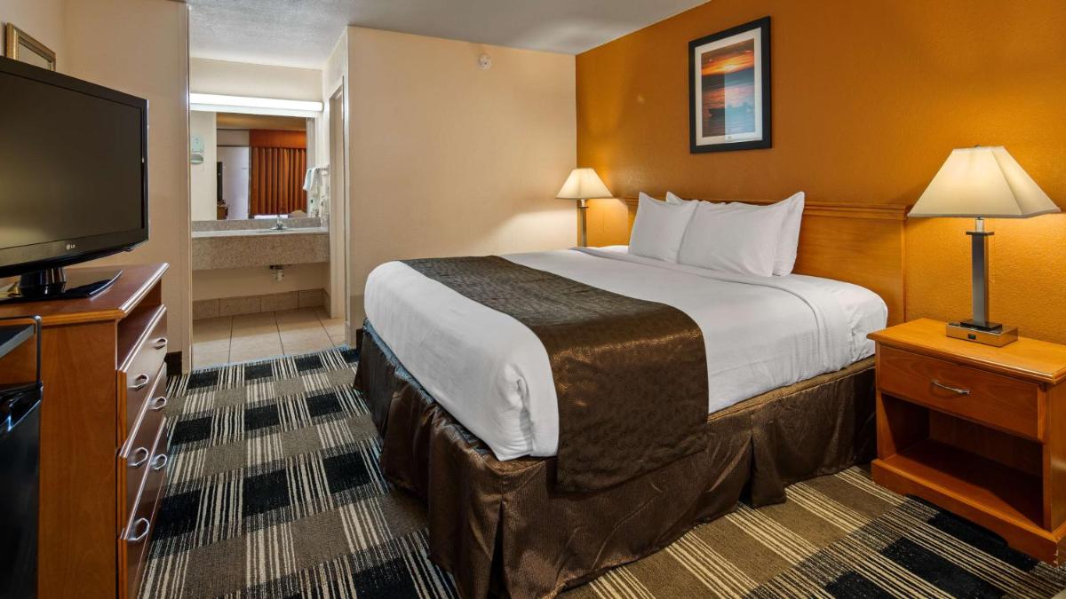 Best Western Tulsa Airport - image 2