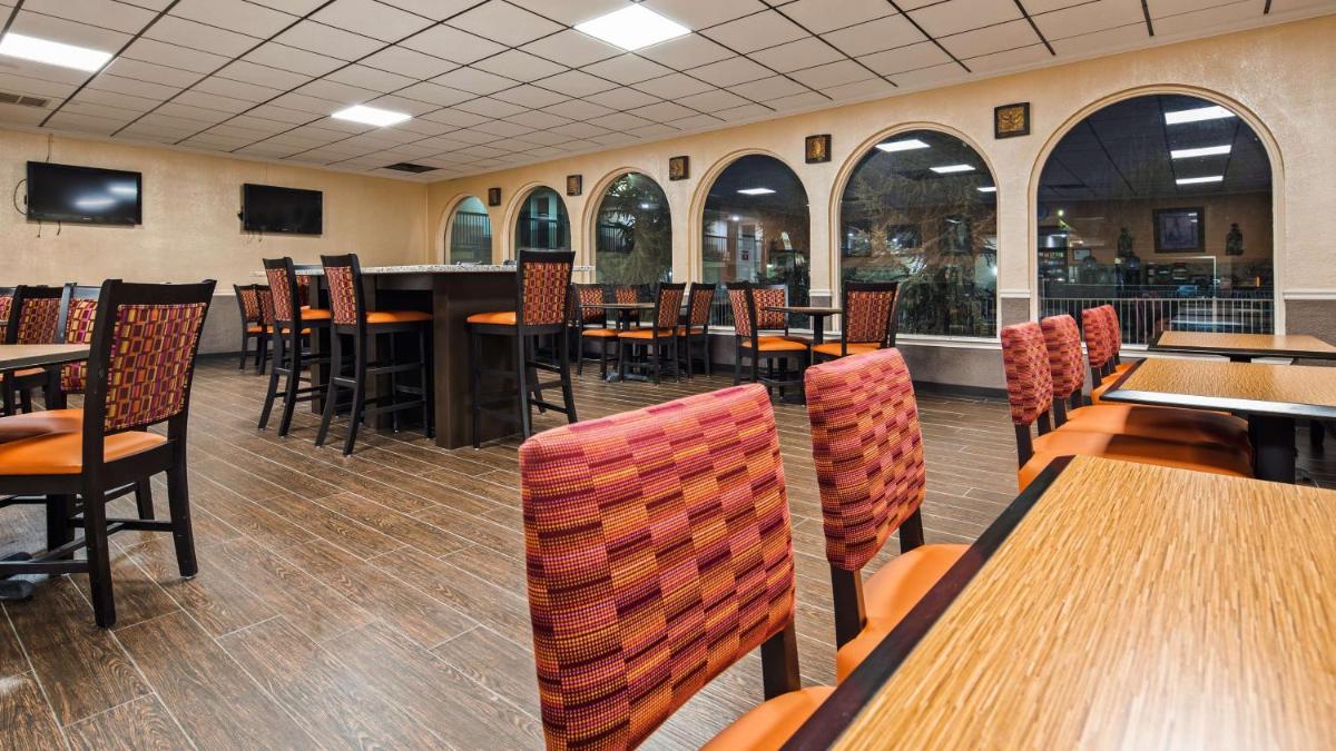 Best Western Tulsa Airport - image 4
