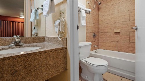 Best Western Tulsa Airport - image 9