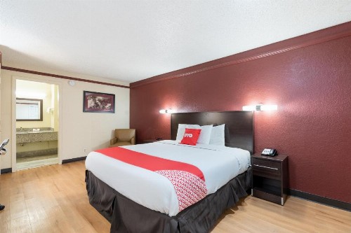 OYO Hotel Tulsa N Sheridan Rd & Airport - image 16