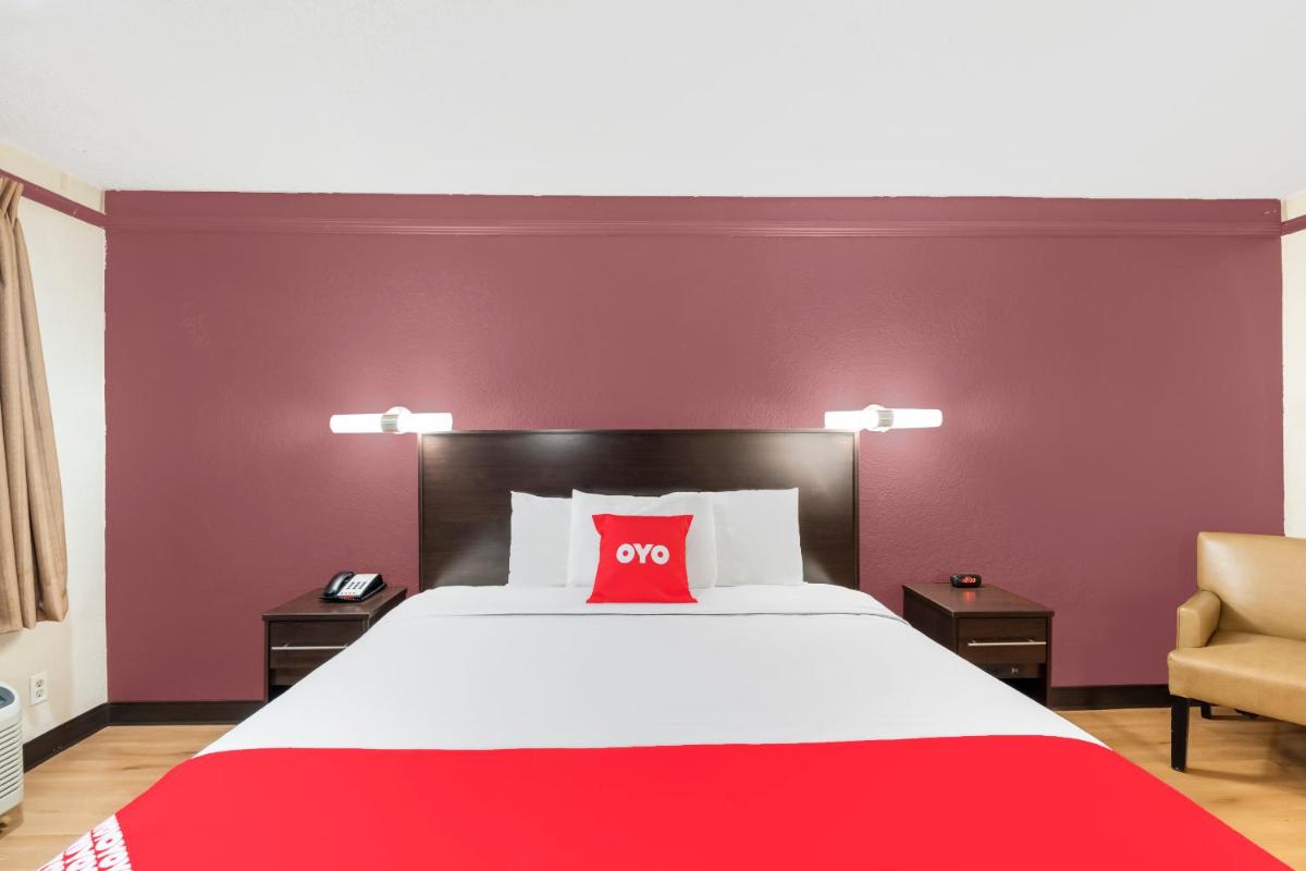 OYO Hotel Tulsa N Sheridan Rd & Airport - image 2
