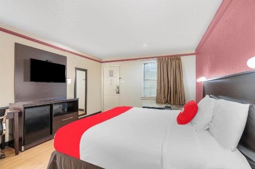 OYO Hotel Tulsa N Sheridan Rd & Airport - image 20