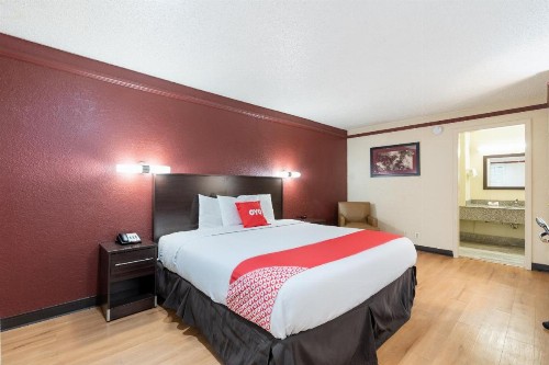 OYO Hotel Tulsa N Sheridan Rd & Airport - image 21