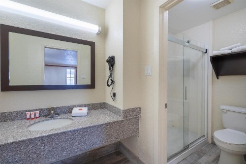 OYO Hotel Tulsa N Sheridan Rd & Airport - image 26