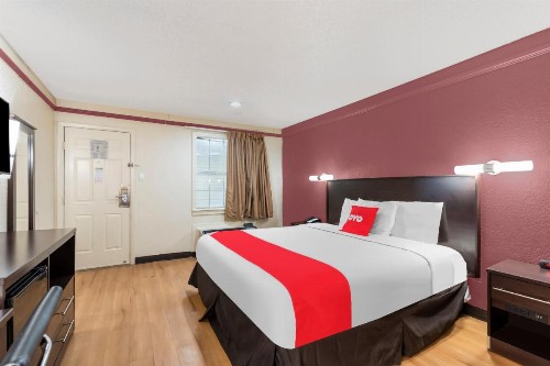OYO Hotel Tulsa N Sheridan Rd & Airport - image 7