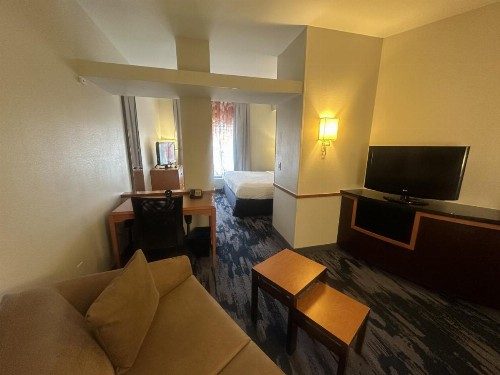 Fairfield Inn and Suites by Marriott Tulsa Southeast/Crossroads Village - image 14