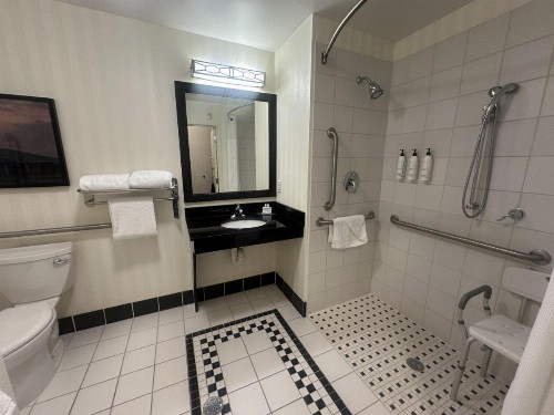 Fairfield Inn and Suites by Marriott Tulsa Southeast/Crossroads Village - image 8