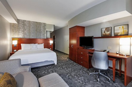 Courtyard by Marriott Tulsa Woodland Hills - image 10