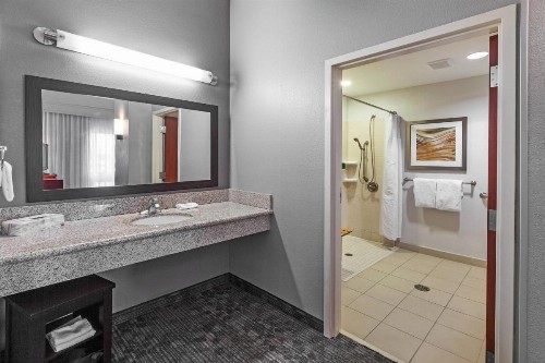 Courtyard by Marriott Tulsa Woodland Hills - image 12