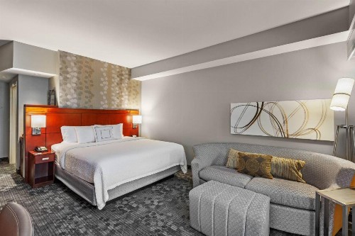 Courtyard by Marriott Tulsa Woodland Hills - image 5