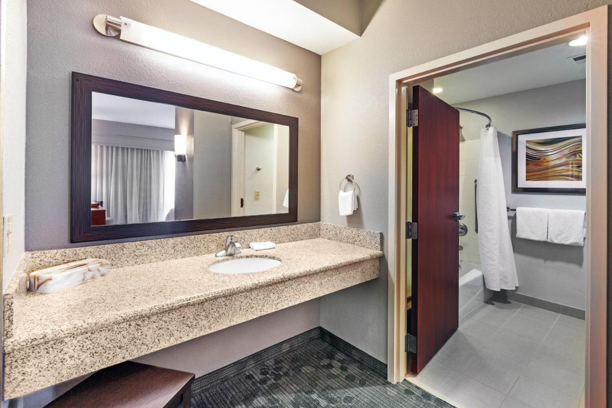 Courtyard by Marriott Tulsa Woodland Hills - image 6