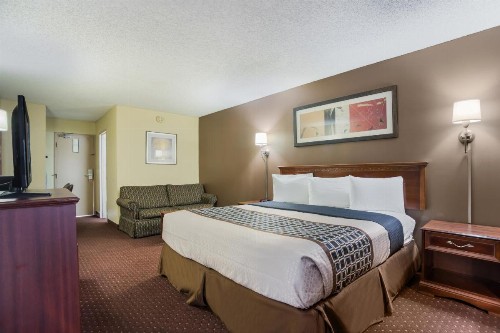 Americas Best Value Inn Tulsa I-44 - image 12