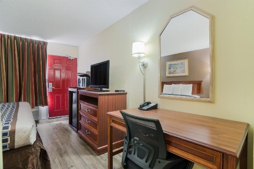 Americas Best Value Inn Tulsa I-44 - image 13