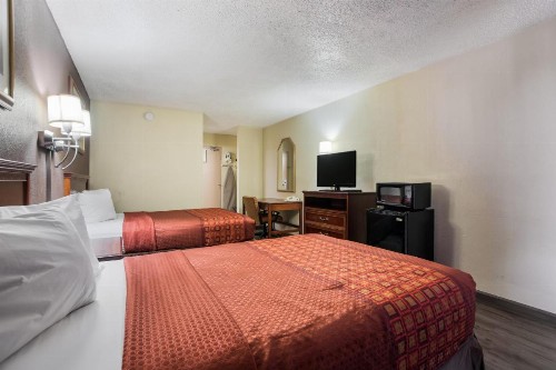 Americas Best Value Inn Tulsa I-44 - image 16