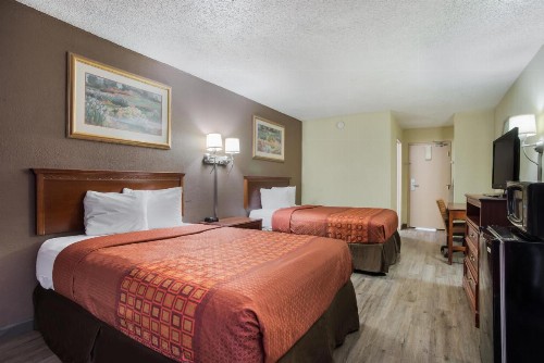 Americas Best Value Inn Tulsa I-44 - image 17