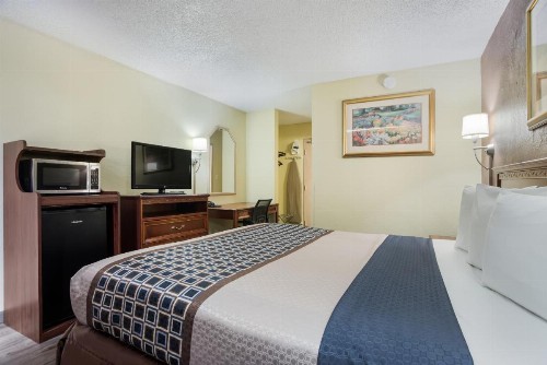 Americas Best Value Inn Tulsa I-44 - image 2