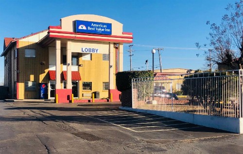 Americas Best Value Inn Tulsa I-44 - image 28