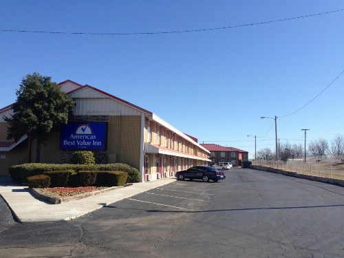 Americas Best Value Inn Tulsa I-44 - image 30