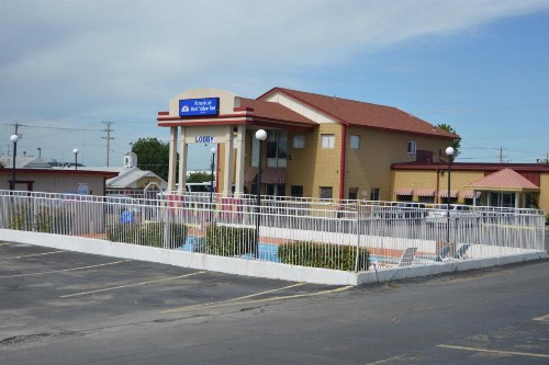 Americas Best Value Inn Tulsa I-44 - image 32