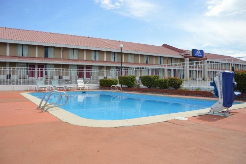 Americas Best Value Inn Tulsa I-44 - image 34