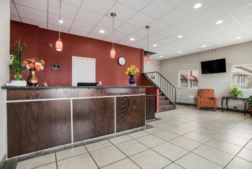 Americas Best Value Inn Tulsa I-44 - image 6