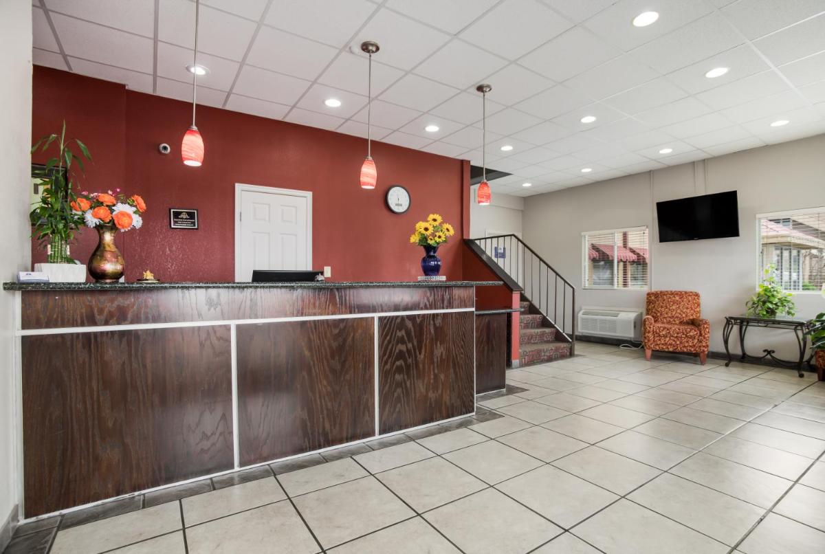 Americas Best Value Inn Tulsa I-44 - image 6