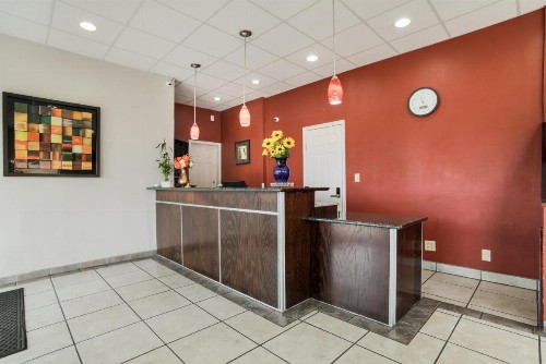 Americas Best Value Inn Tulsa I-44 - image 7