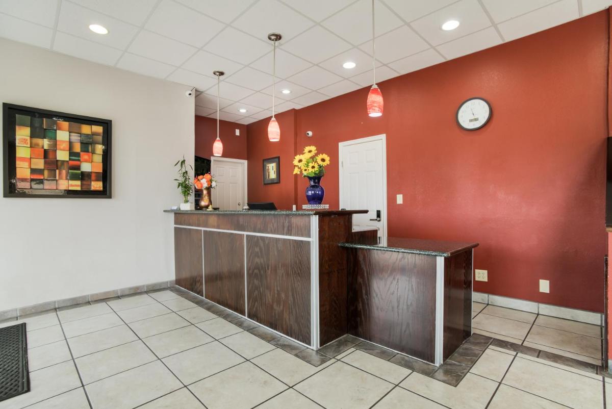 Americas Best Value Inn Tulsa I-44 - image 7