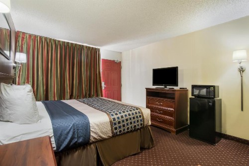 Americas Best Value Inn Tulsa I-44 - image 9