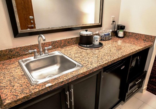 Hampton Inn & Suites Tulsa/Tulsa Hills - image 16