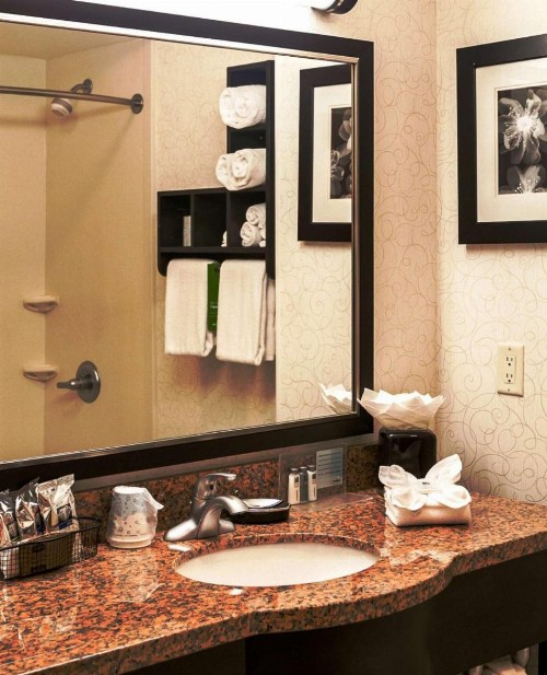 Hampton Inn & Suites Tulsa/Tulsa Hills - image 18