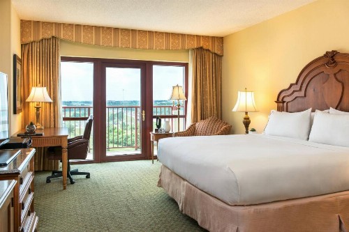 Renaissance Tulsa Hotel & Convention Center - image 16