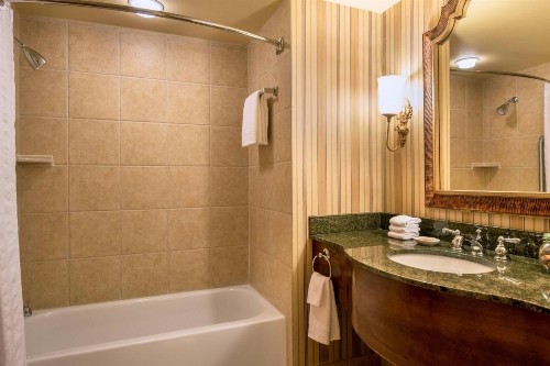 Renaissance Tulsa Hotel & Convention Center - image 6