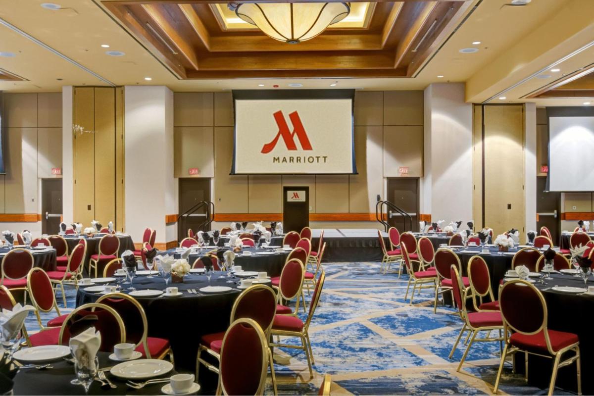 Tulsa Marriott Southern Hills - image 5