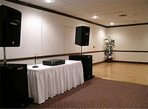 Trade Winds Central Inn - image 10