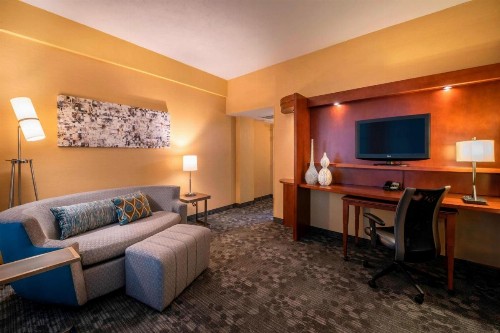 Courtyard by Marriott Tulsa Downtown - image 12