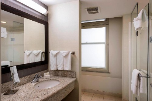 Courtyard by Marriott Tulsa Downtown - image 7