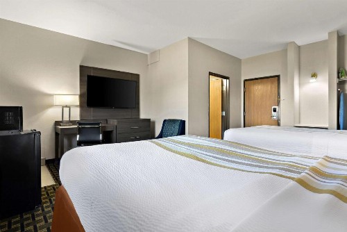 SureStay Plus Hotel by Best Western Tulsa East - image 12