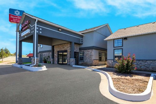 SureStay Plus Hotel by Best Western Tulsa East - image 31
