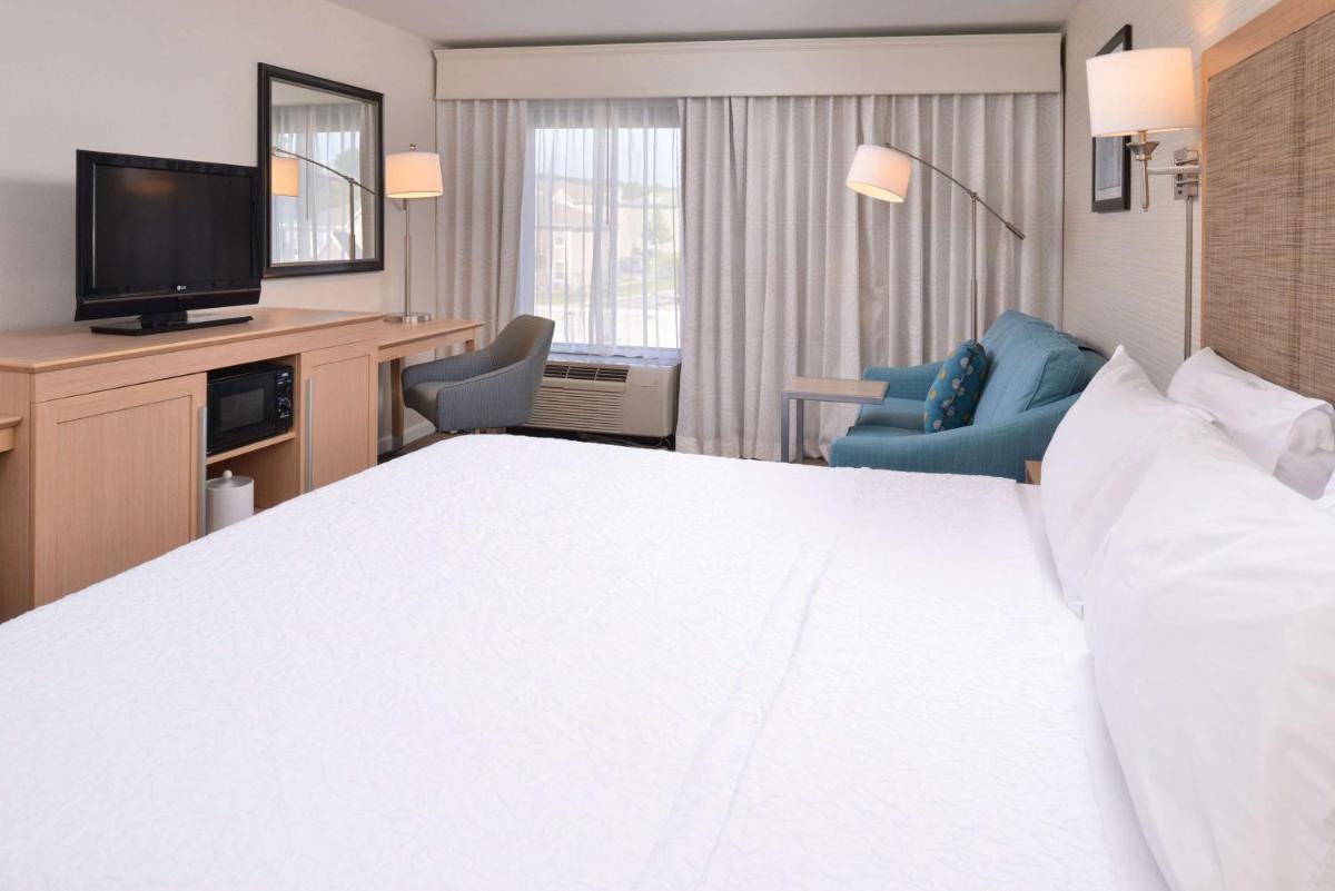 Hampton Inn Tulsa Sand Springs - image 4