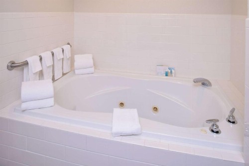 Hampton Inn Tulsa Sand Springs - image 7