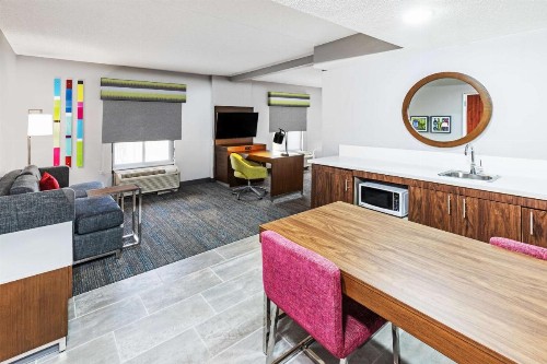 Hampton Inn & Suites Tulsa-Woodland Hills - image 15