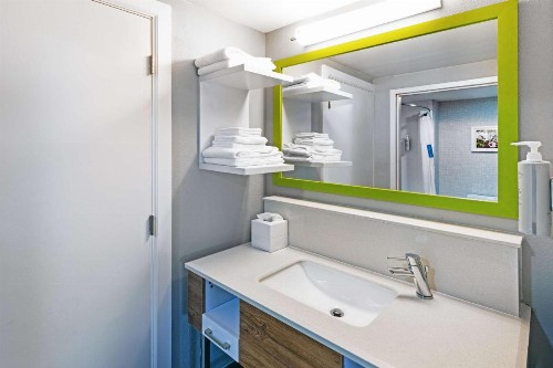 Hampton Inn & Suites Tulsa-Woodland Hills - image 16