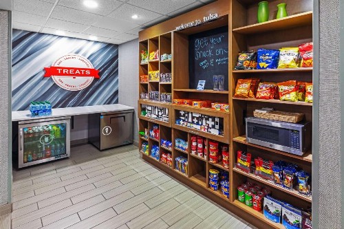 Hampton Inn & Suites Tulsa-Woodland Hills - image 18