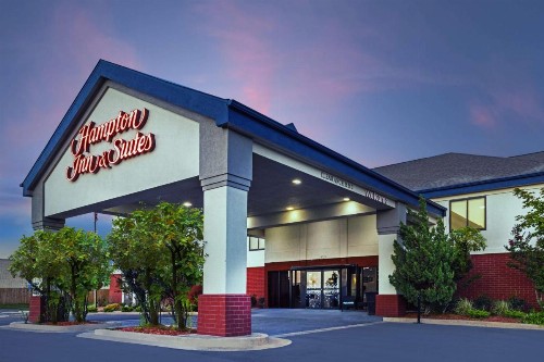Hampton Inn & Suites Tulsa-Woodland Hills - image 19
