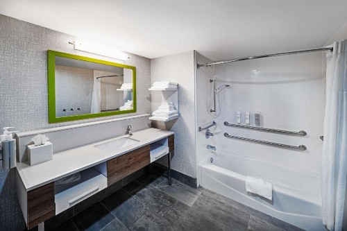 Hampton Inn & Suites Tulsa-Woodland Hills - image 20