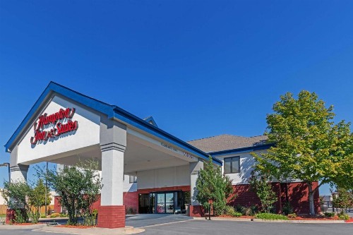 Hampton Inn & Suites Tulsa-Woodland Hills - image 28