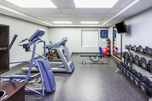 Hampton Inn & Suites Tulsa-Woodland Hills - image 4