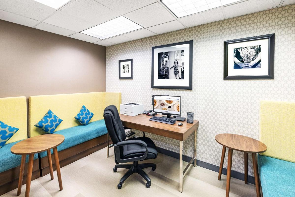 Hampton Inn & Suites Tulsa-Woodland Hills - image 5